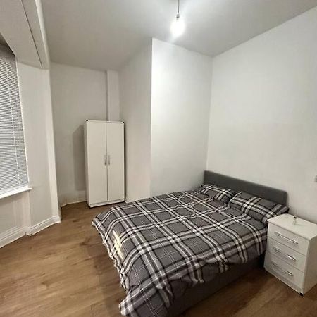 Leicester Spacious Flat With Free Parking מראה חיצוני תמונה