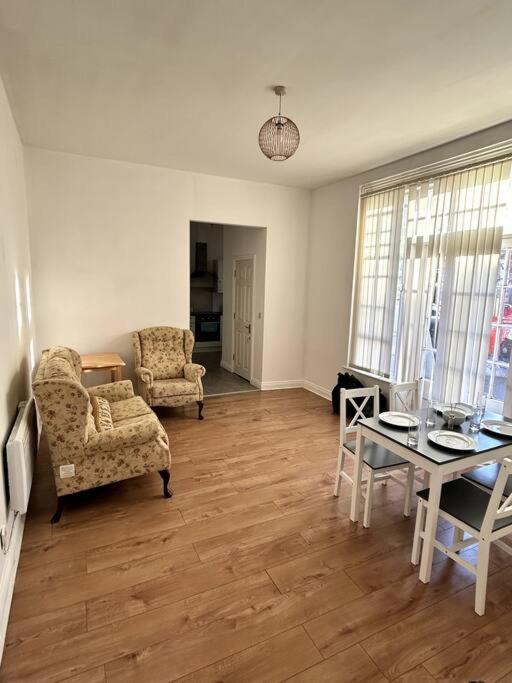 Leicester Spacious Flat With Free Parking מראה חיצוני תמונה